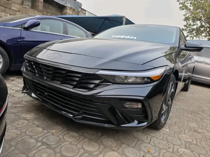 Main image of 2025 Hyundai Elantra