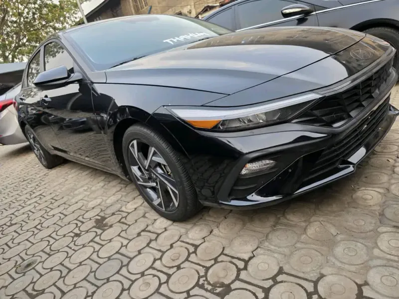 Thumbnail 2 of 2025 Hyundai Elantra