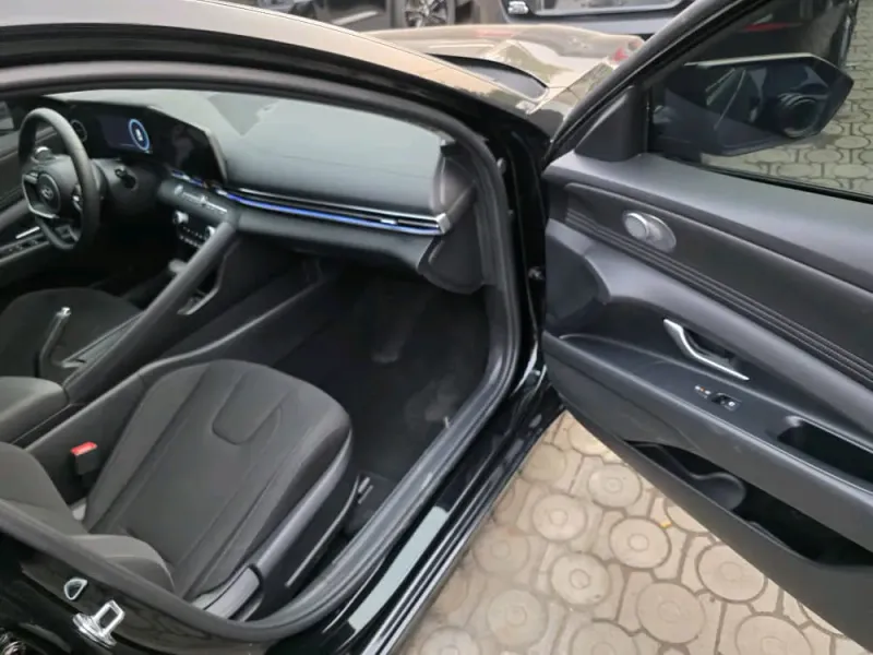 Thumbnail 7 of 2025 Hyundai Elantra