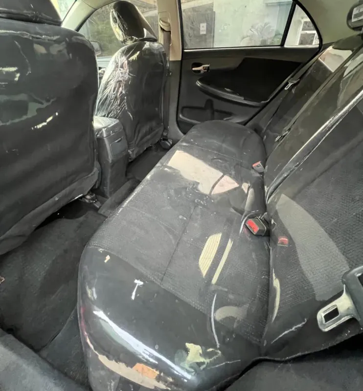 Thumbnail 3 of 2010 Toyota Corolla SE