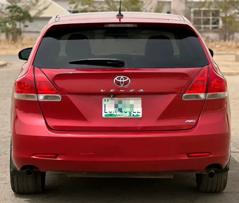 Thumbnail 2 of 2010 Toyota Venza awd