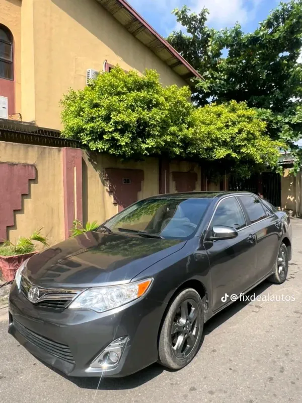 Thumbnail 3 of 2012 Toyota Camry LE