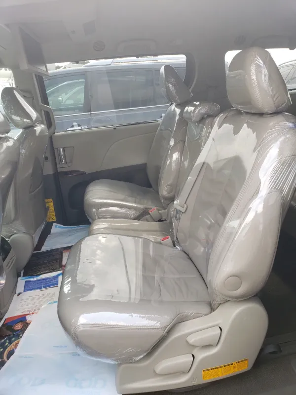 Thumbnail 7 of 2011 Toyota Sienna XLE
