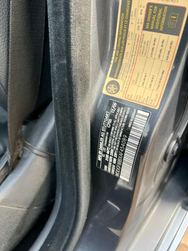 Thumbnail 10 of 2010 MERCEDES-BENZ C-Class