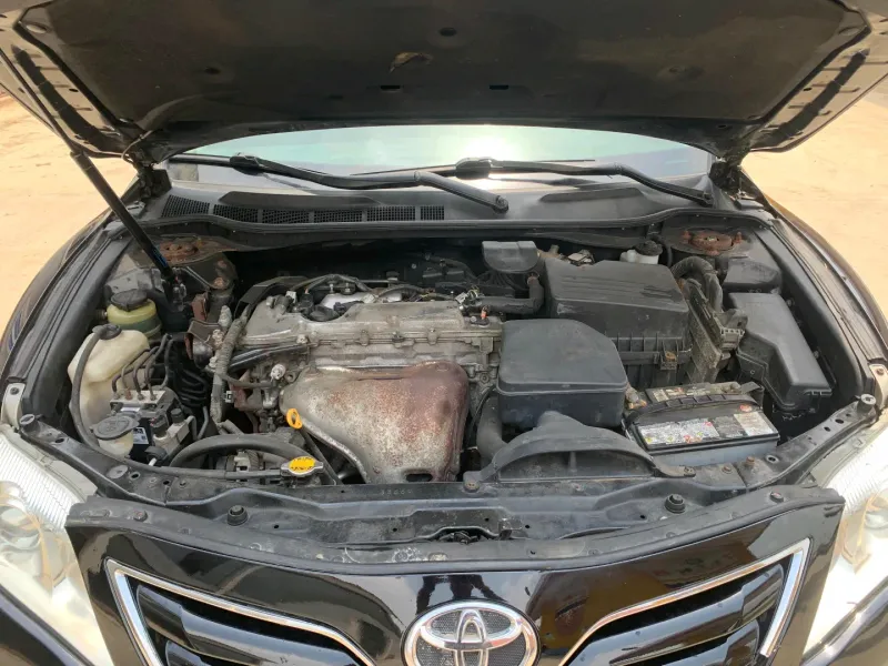Thumbnail 3 of 2010 Toyota Camry LE