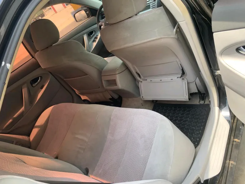 Thumbnail 5 of 2010 Toyota Camry LE