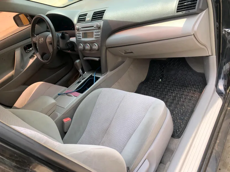 Thumbnail 6 of 2010 Toyota Camry LE