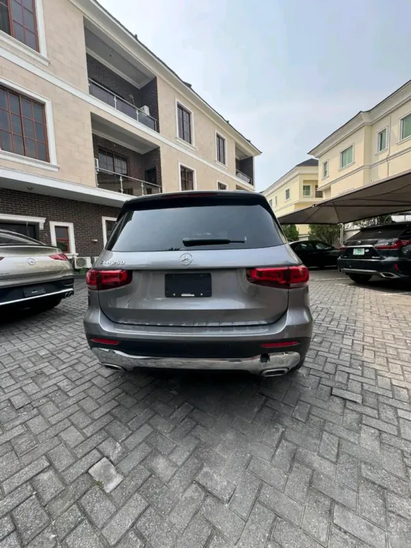 Thumbnail 3 of 2022 Mercedes-Benz GLB