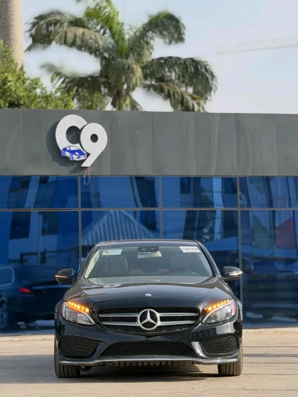 Thumbnail 2 of 2016 Mercedes-Benz C-Class