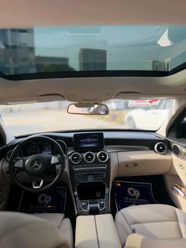 Thumbnail 3 of 2016 Mercedes-Benz C-Class