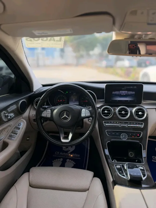 Thumbnail 4 of 2016 Mercedes-Benz C-Class