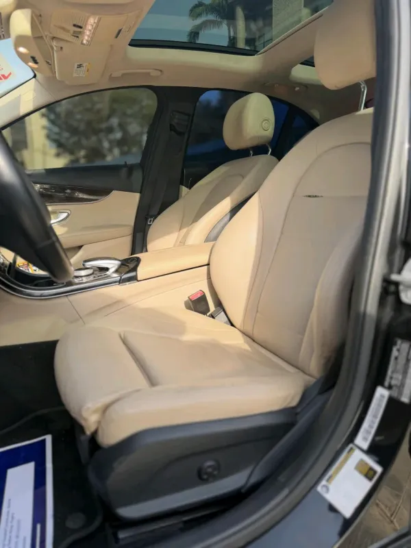 Thumbnail 6 of 2016 Mercedes-Benz C-Class