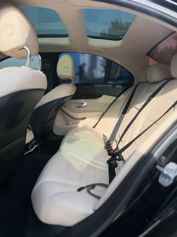 Thumbnail 7 of 2016 Mercedes-Benz C-Class