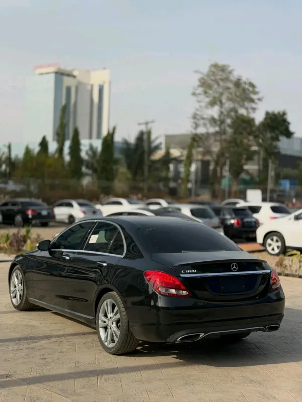 Thumbnail 10 of 2016 Mercedes-Benz C-Class