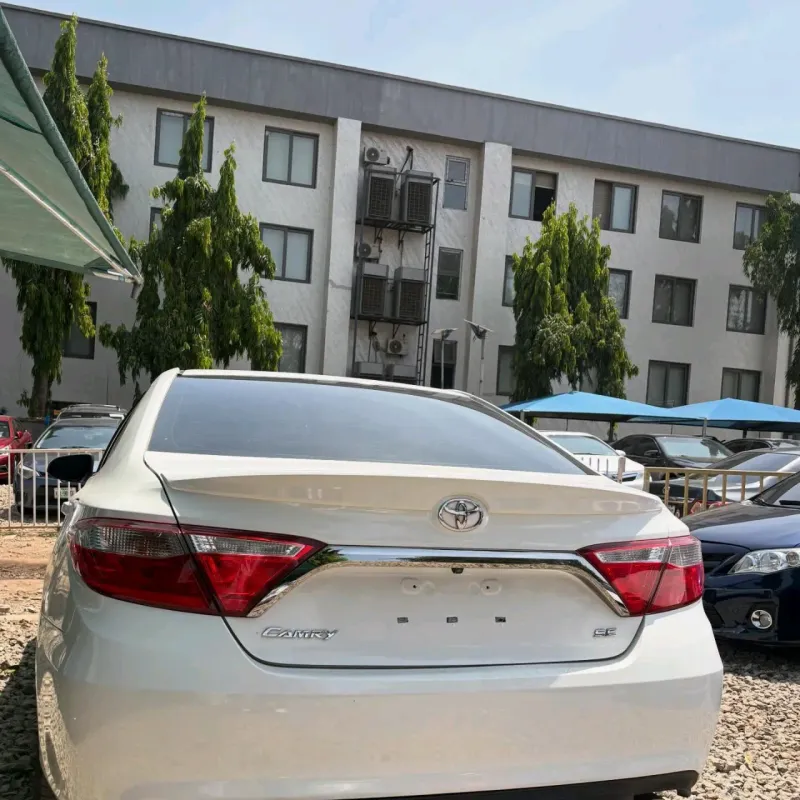 Thumbnail 8 of 2016 Toyota Camry SE