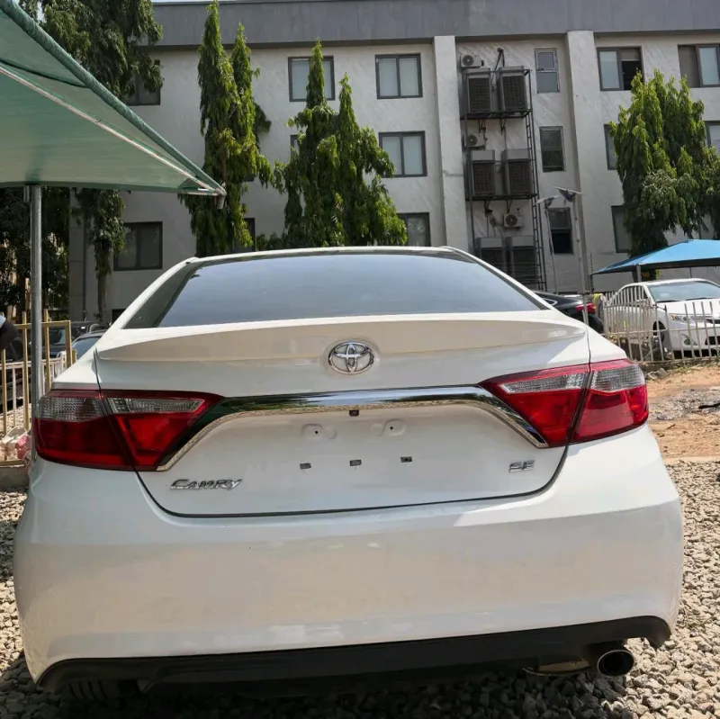Thumbnail 9 of 2016 Toyota Camry SE