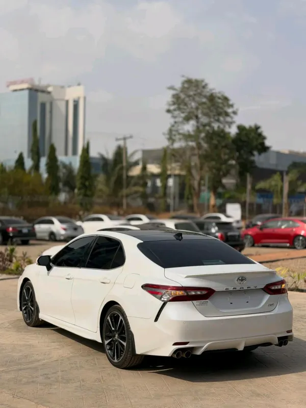 Thumbnail 8 of 2019 Toyota Camry XSE