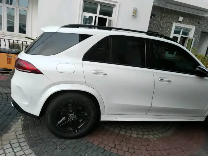 Thumbnail 6 of 2020 Mercedes-Benz GLE-Class