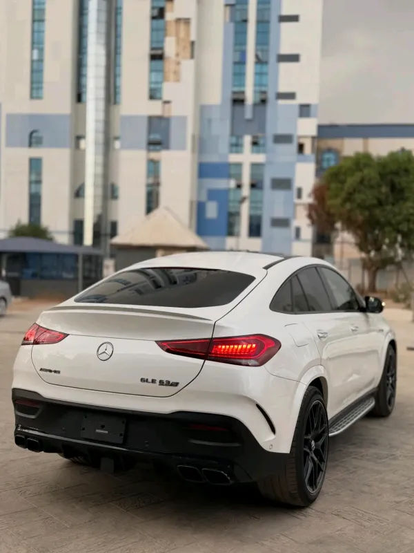 Thumbnail 10 of 2021 Mercedes-Benz GLE-Class