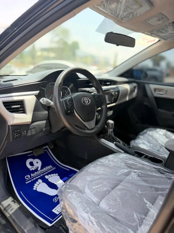 Thumbnail 3 of 2014 Toyota Corolla LE