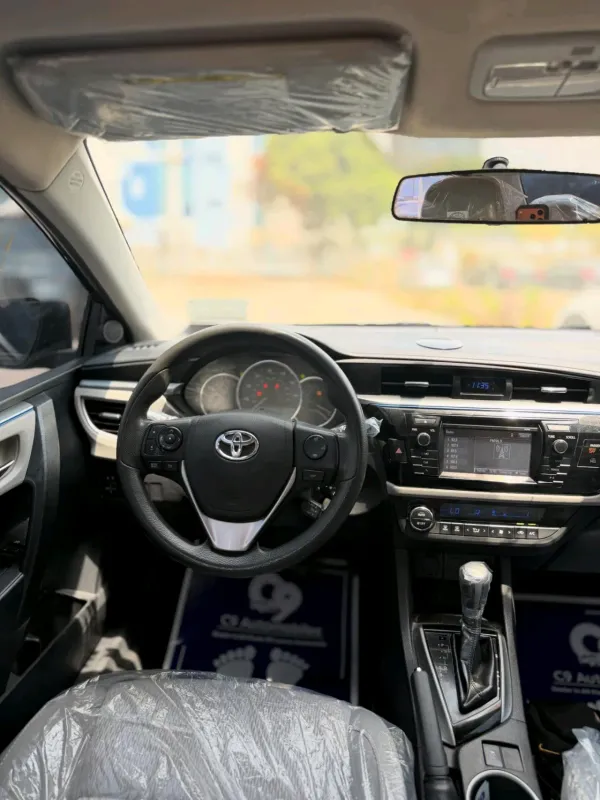 Thumbnail 4 of 2014 Toyota Corolla LE