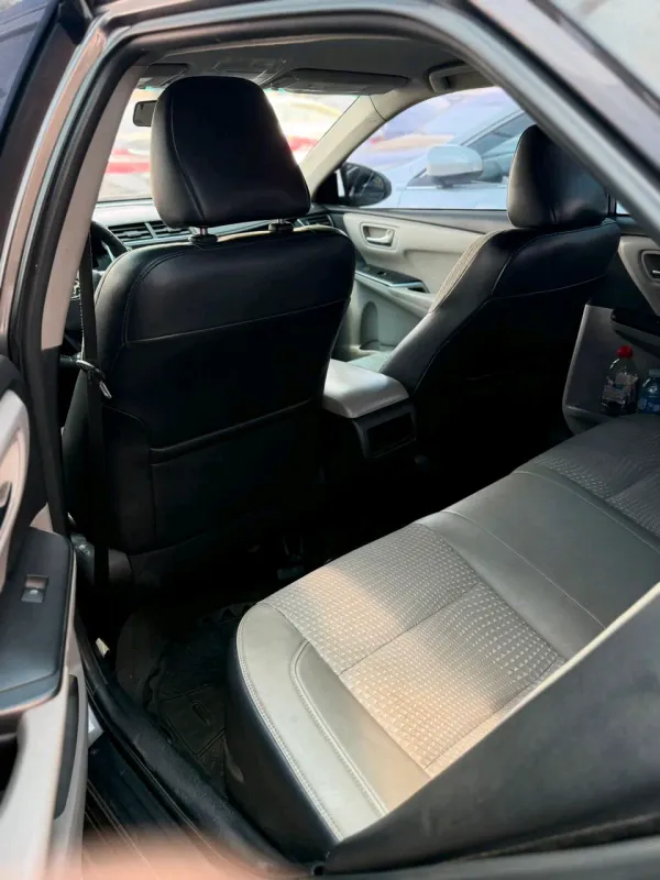 Thumbnail 4 of 2015 Toyota Camry SE