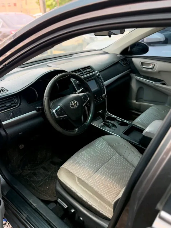 Thumbnail 5 of 2015 Toyota Camry SE