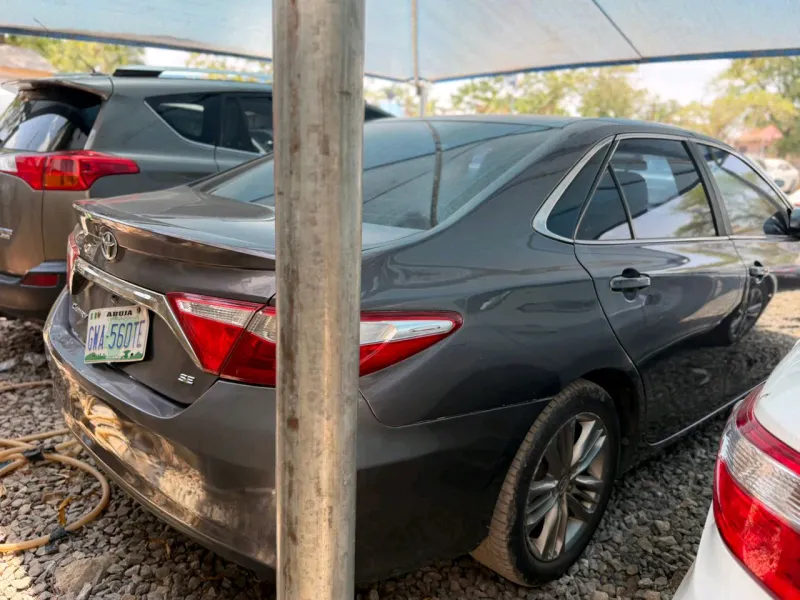 Thumbnail 6 of 2015 Toyota Camry SE