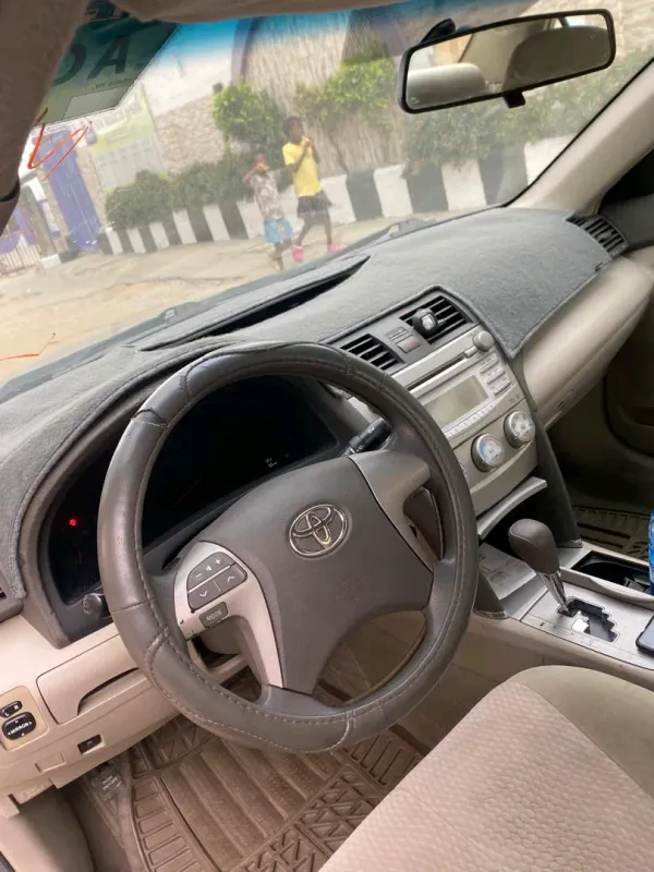 Thumbnail 7 of 2010 Toyota Camry LE