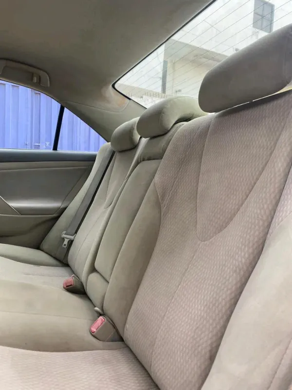 Thumbnail 9 of 2010 Toyota Camry LE