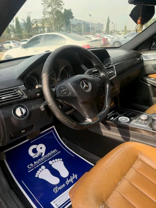 Thumbnail 4 of 2010 Mercedes-Benz E-Class E350