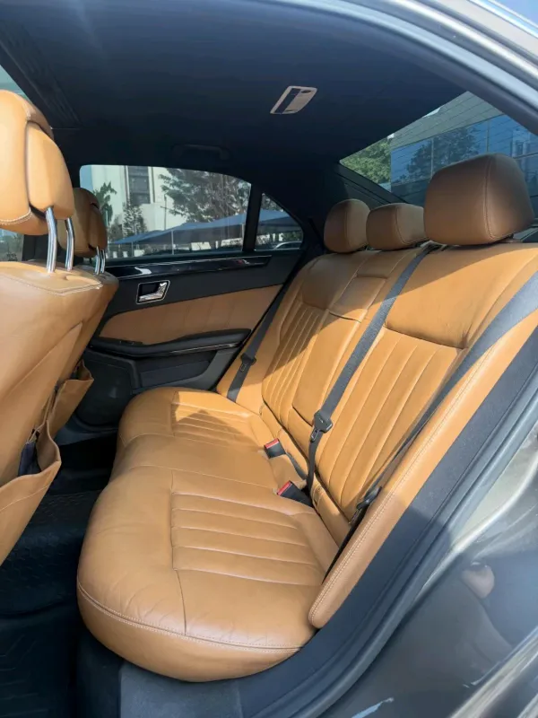 Thumbnail 5 of 2010 Mercedes-Benz E-Class E350