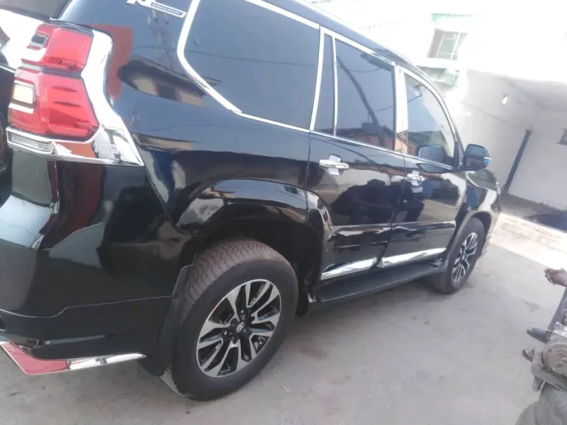 Thumbnail 3 of 2022 Toyota Land Cruiser Xle