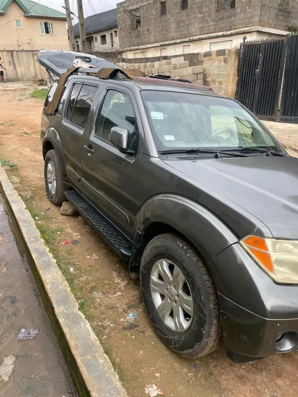 Thumbnail 2 of 2007 NISSAN Pathfinder LE