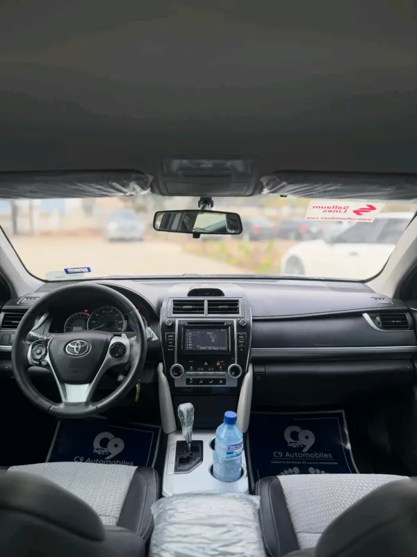 Thumbnail 3 of 2014 Toyota Camry SE