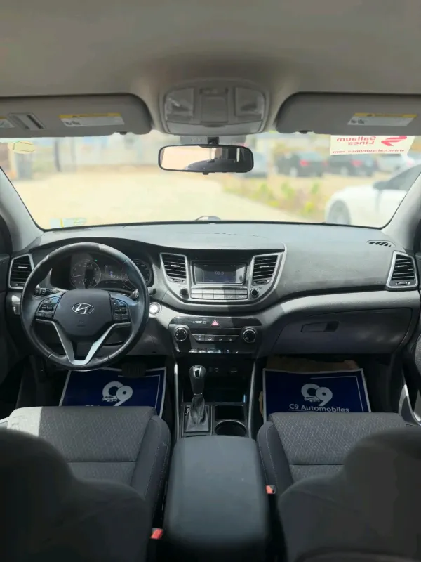 Thumbnail 4 of 2017 Hyundai Tucson