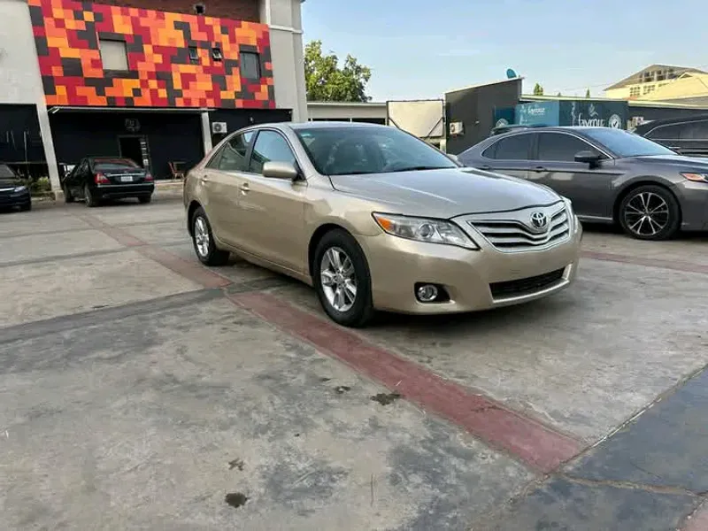 Thumbnail 6 of 2010 Toyota Camry Le