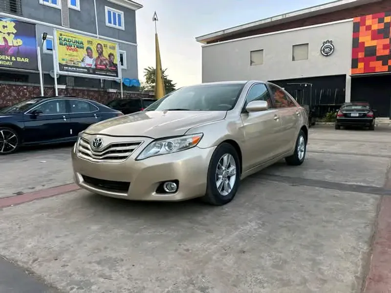 Thumbnail 7 of 2010 Toyota Camry Le