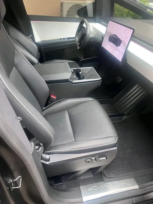 Thumbnail 4 of 2024 Tesla Cybertruck