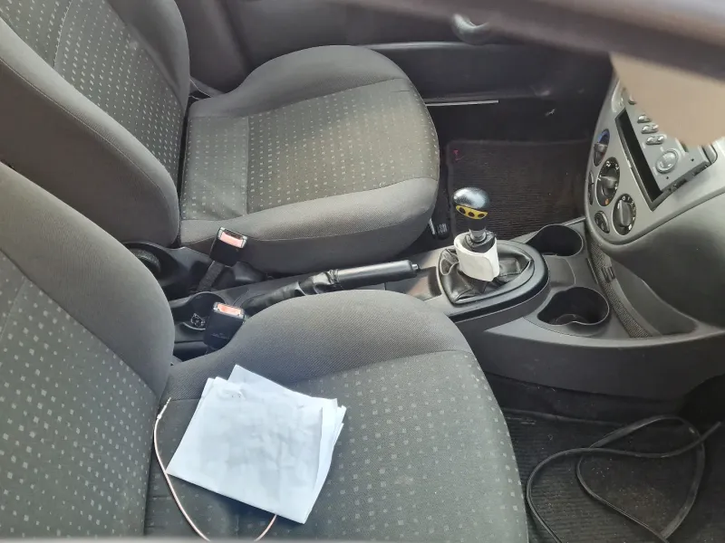 Thumbnail 3 of 2005 Ford Focus LE