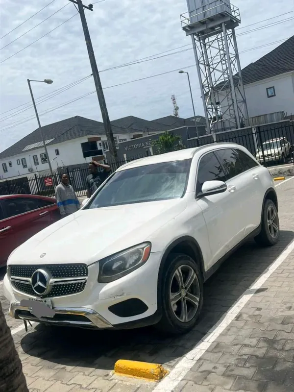 Thumbnail 2 of 2017 Mercedes-Benz GLC-Class