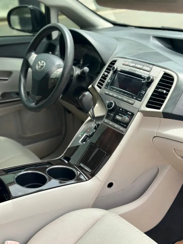 Thumbnail 2 of 2012 Toyota Venza