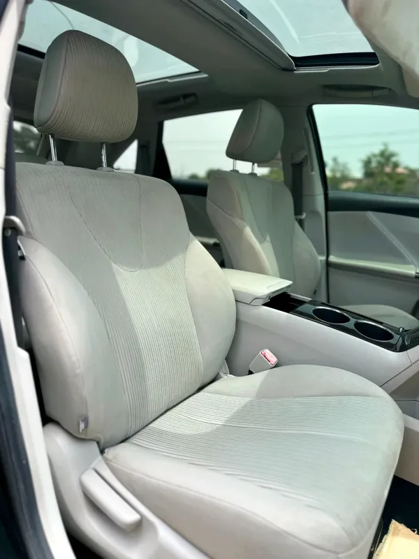 Thumbnail 3 of 2012 Toyota Venza