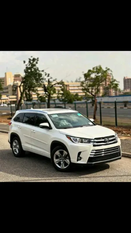 Main image of 2017 Toyota Highlander