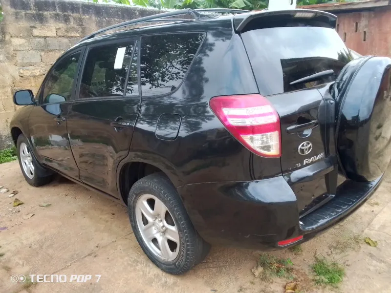 Thumbnail 3 of 2010 Toyota RAV4