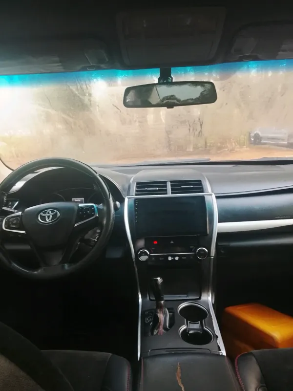 Thumbnail 3 of 2015 Toyota Camry