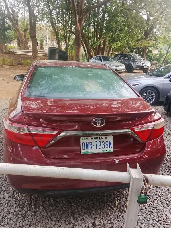 Thumbnail 6 of 2015 Toyota Camry