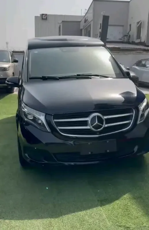 Thumbnail 4 of 2019 Mercedes-Benz Viano