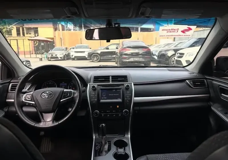 Thumbnail 6 of 2015 Toyota Camry se