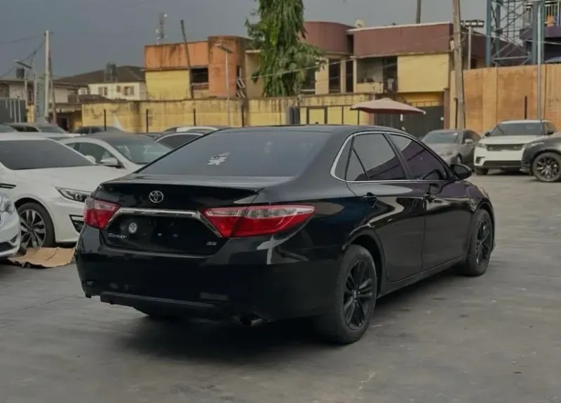 Thumbnail 9 of 2015 Toyota Camry se